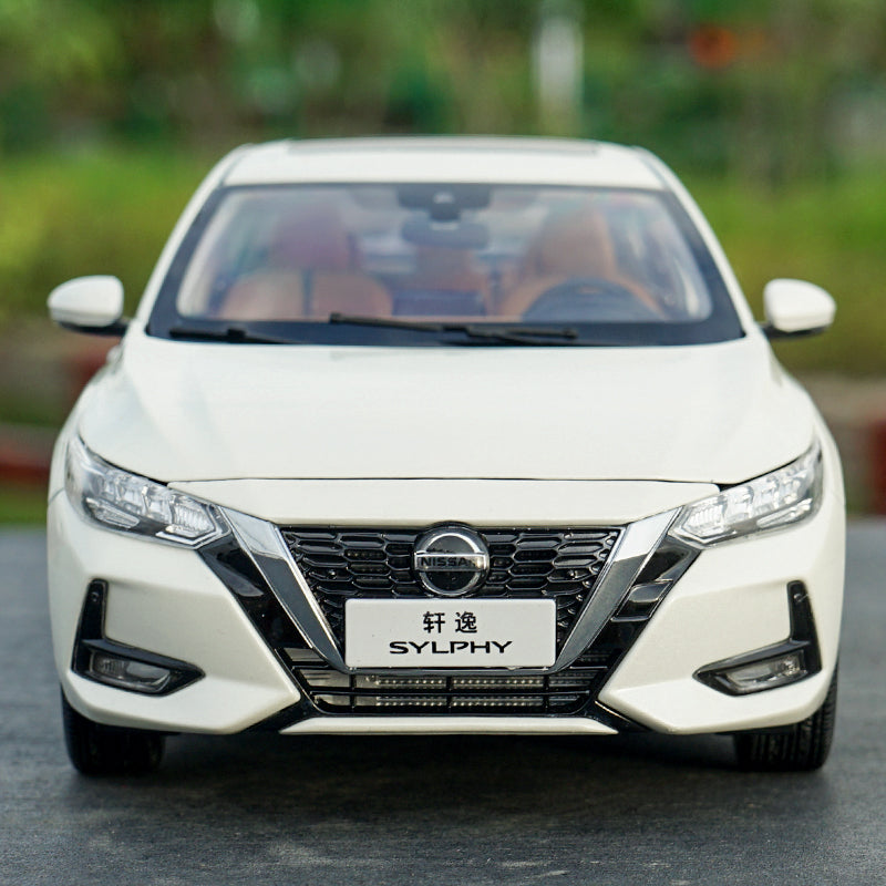 1:18 Scale NISSAN SYLPHY 14th generation 2019 Metal Diecast Model Car with small gift