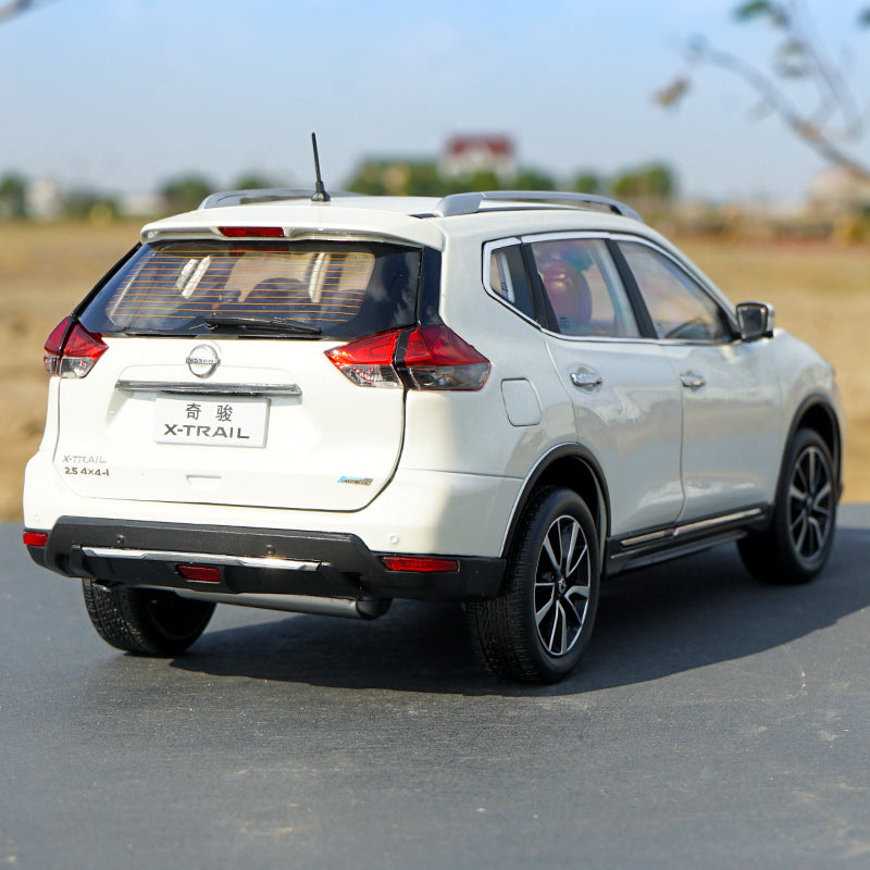1:18 Scale ORIGINAL 2018 2021 NISSAN X-TRAIL SUV Diecast Car Model Replica Collection with small gift