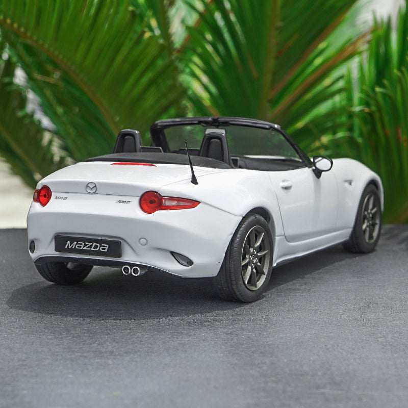 1:18 Triple9 MX5 MAZDA MX-5 2015 With removable soft top metal car model