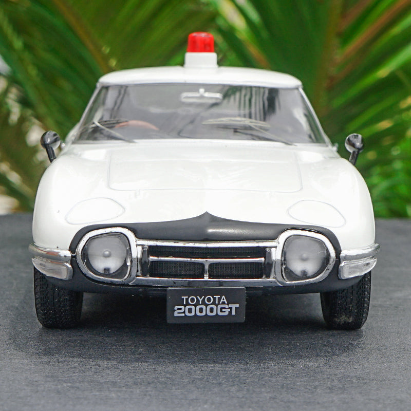 1:18 Triple 9 1967 Toyota 2000 GT Gloss Red Color metal car model