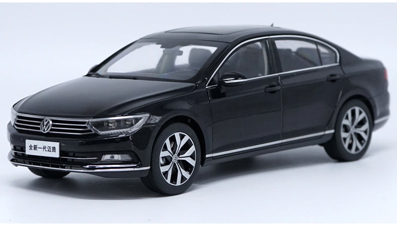 Original factory authentic 1:18 VW Magotan Passat B8 2017 Static Simulation Diecast car models for gift, toys, collection