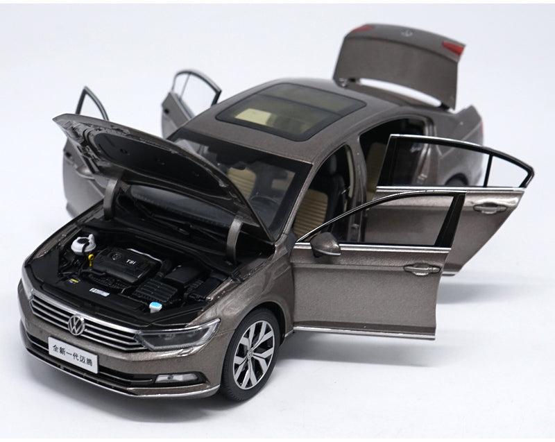 Original factory authentic 1:18 VW Magotan Passat B8 2017 Static Simulation Diecast car models for gift, toys, collection