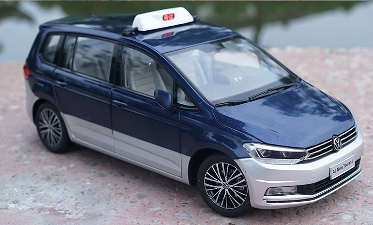 Original factory authentic 1:18 diecast metal TOURAN TAXI scale car models for gift, collection, toys