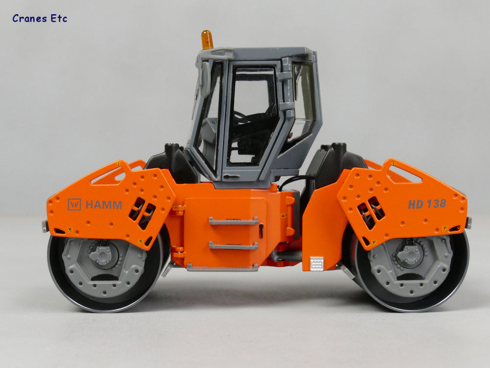 1:35 Wirtgen BOMAG HD138 Hamm Double Cylinder roadroller model,Alloy construction machinery model for gift, collection