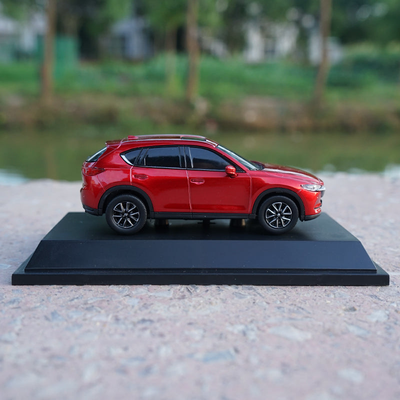 1:43 plastic MAZDA CX-5 from original factory