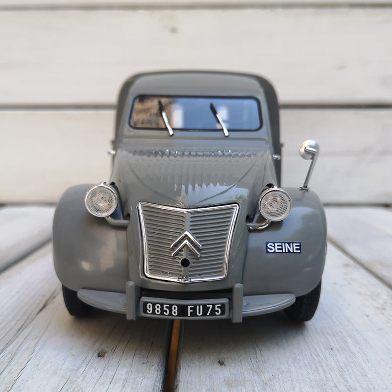 Hot sale classic NOREV 1:18 Citroen 2CV FOURGONNETTE 1957 decast Vantage car model for sale
