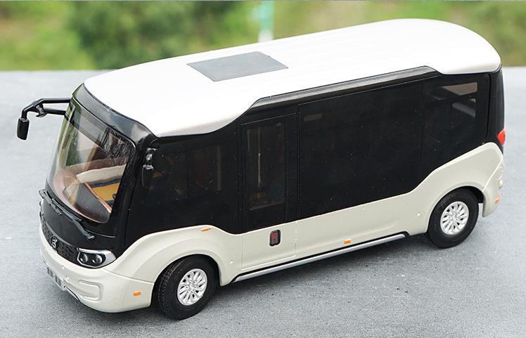 Original factory high quality diecast 1:32 Xiamen golden dragon Xingchen scale bus model for gift, collection