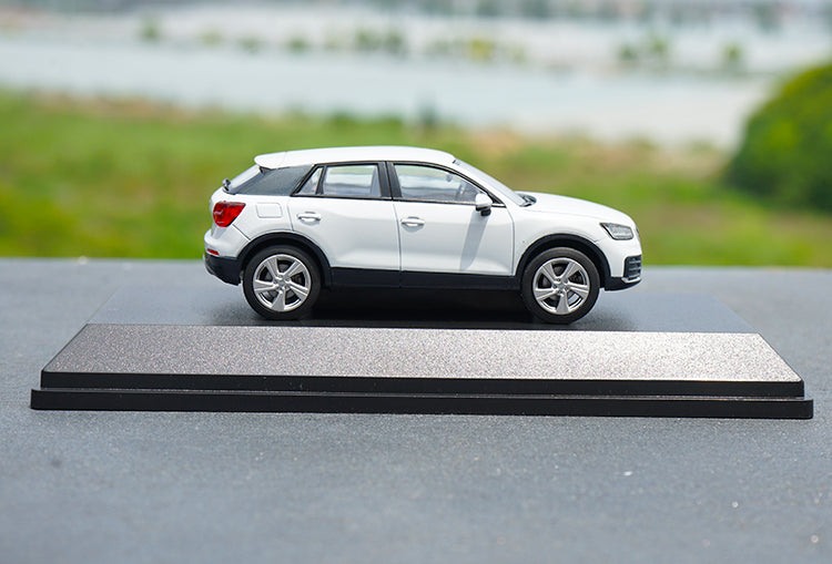 Original factory 1:43 AUDI Q2 high classic simulation alloy car model for gift, toys