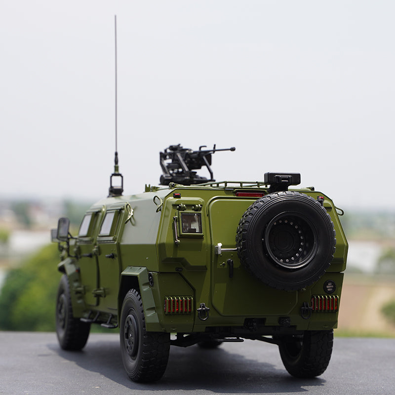Original factory 1:18 Dongfeng warrior 3 Generation CSK181 diecast armored car alloy model for collection, gift