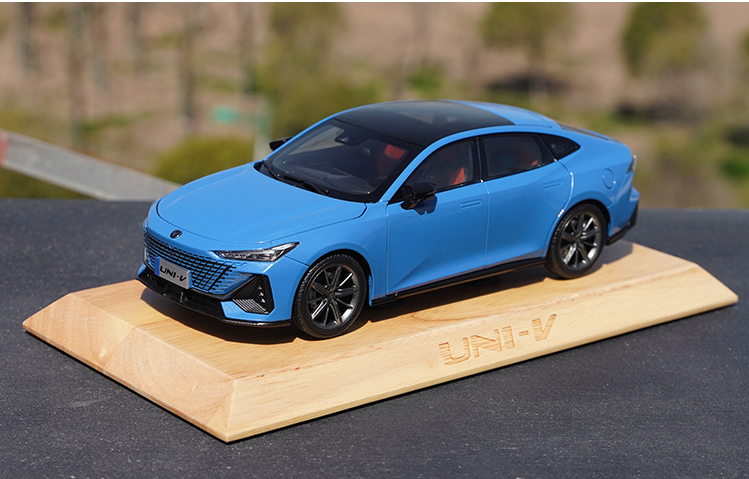 Original factory new release Blue 1:18 Changan UNIV Uni-V alloy car model for collection, gift