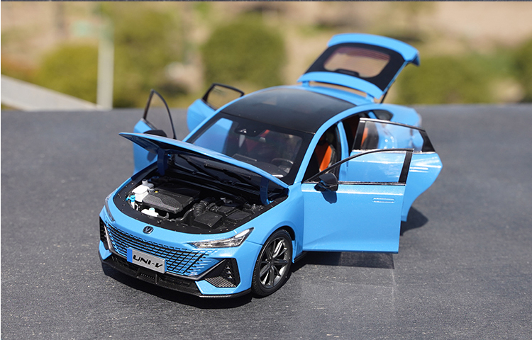 Original factory new release Blue 1:18 Changan UNIV Uni-V alloy car model for collection, gift