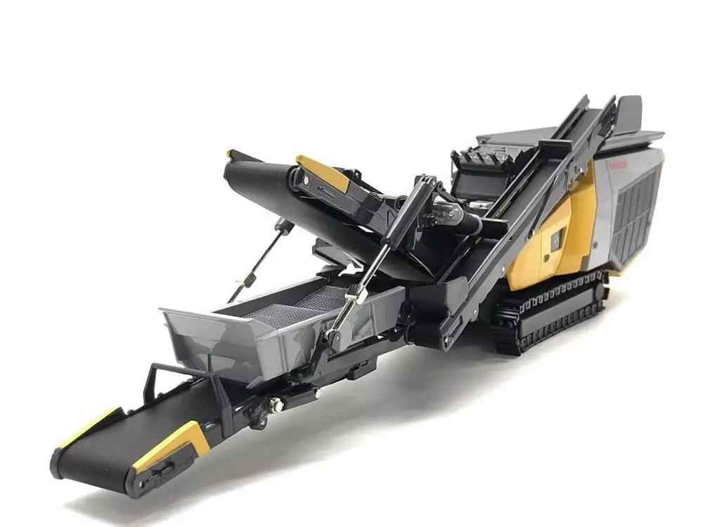 Original authentic 1:50 Keestrack R3 Model Crusher Crushing Plant diecast model for gift, collection