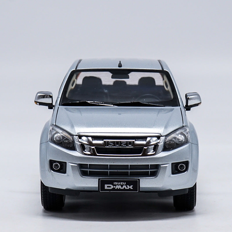 Original Authorized Authentic 1:18 Isuzu D-MAX pick up truck model Diecast toy truck Model for Christmas gift