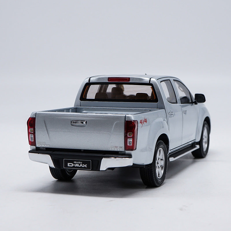Original Authorized Authentic 1:18 Isuzu D-MAX pick up truck model Diecast toy truck Model for Christmas gift