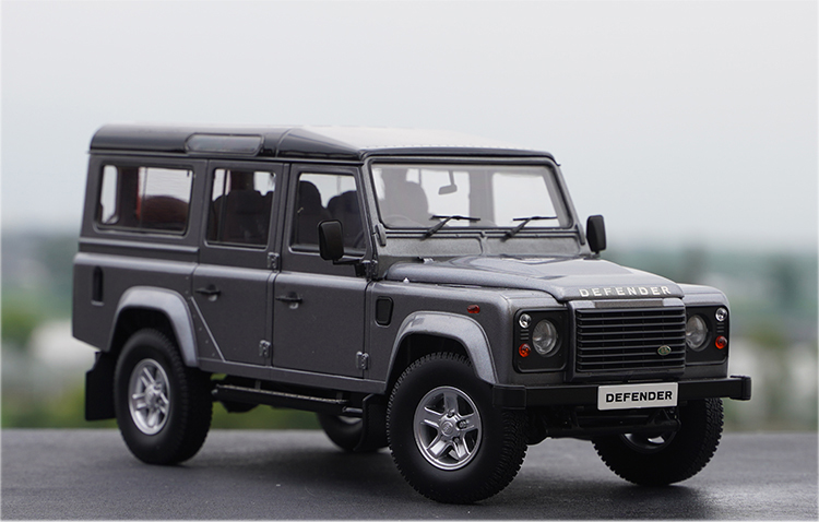 Land Rover 1:18Diecast Replica For Collectors | Megamodel