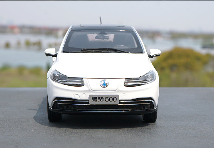 High quality black/white 1:18 BYD Denza 500 Diecast SUV car model For kids toy vehicle
