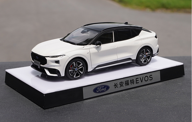 Original factory 1:18 Changan Ford EVOS alloy car model metal cross-country toy car models