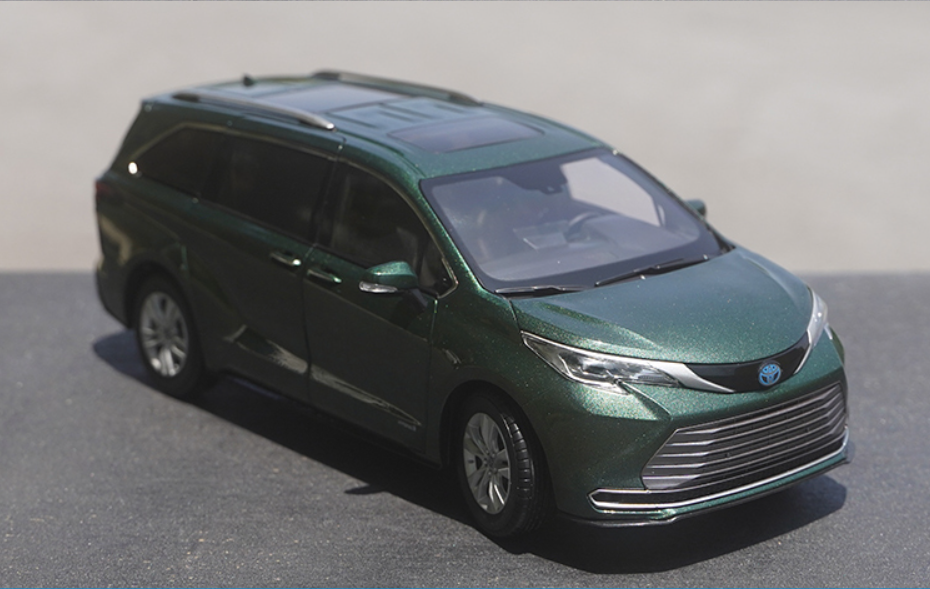 Original factory 1:18 GAC Toyota Senna MPV TOYOTO SIENNA diecast commercial vehicle white/blue/green alloy car model