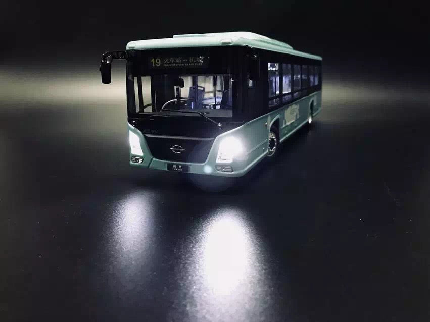 high quality 1:32 Diecast Changjiang E-zone bus model with lamp