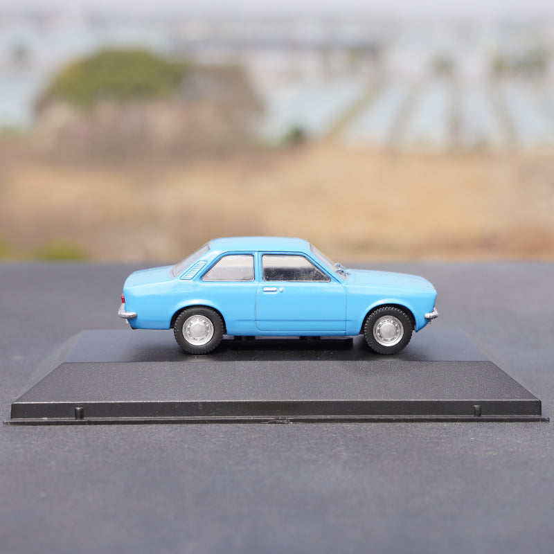 1:43 IXO Scale Diecast Model — Megamodel Collectible
