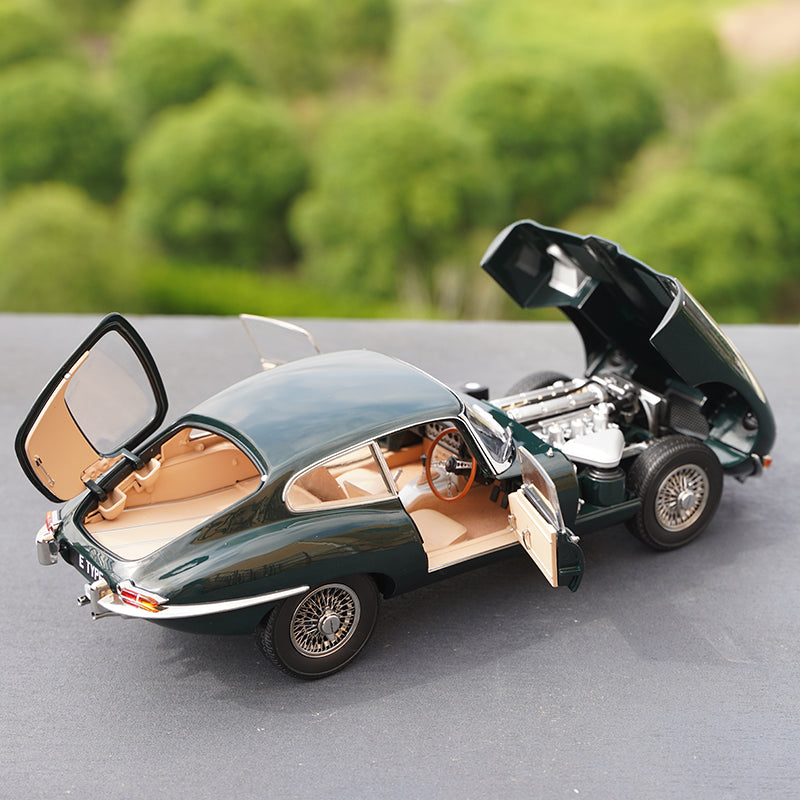 Classic 1:18 Kyosho Jaguar E-type diecast car model alloy 60th anniversary scale car miniature for collection