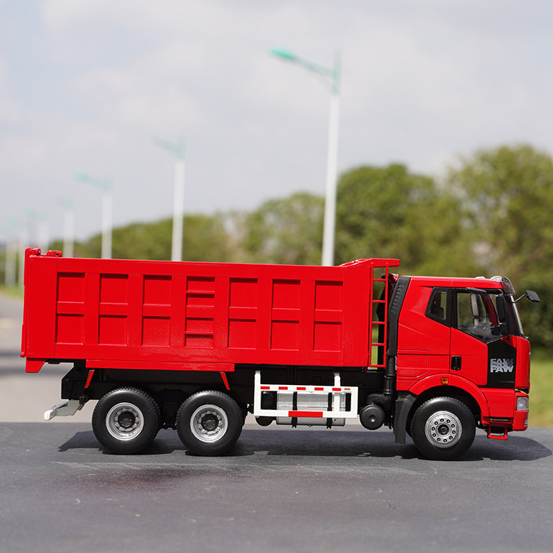Original factory 1:24 FAW Jiefang J6 diecast dump truck engineering alloy simulation truck model for gift, collection