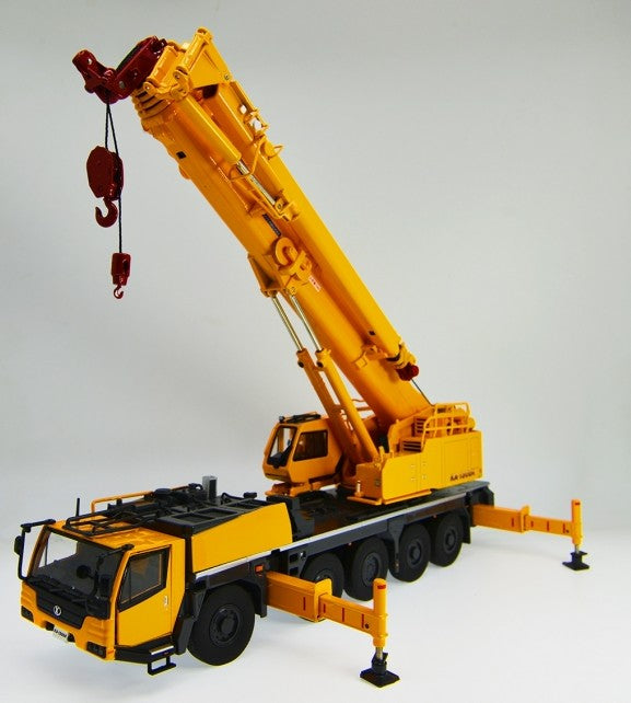 diecast scale 1:50 KATO KA-1300R Mobile crane model with small gift