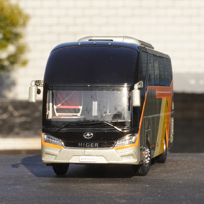 High quality authentic 1:42 Higer Tourist Diecast scale bus traveler model for sell