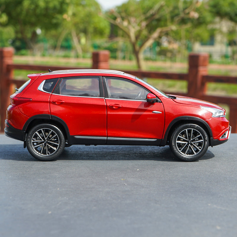 Original 1:18 Diecast Chery Tiggo7 Tiigo 7 SUV car model with small gift