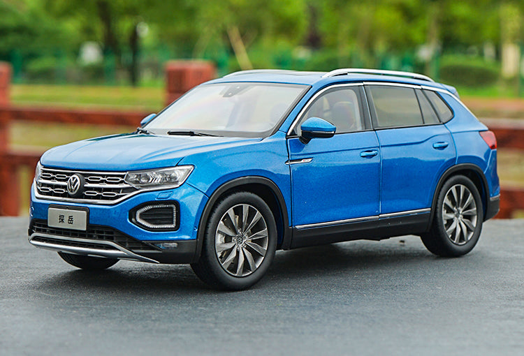 Original 1/18 FAW-Volkswagen TAYRON SUV Zinc Alloy Car model With small gift