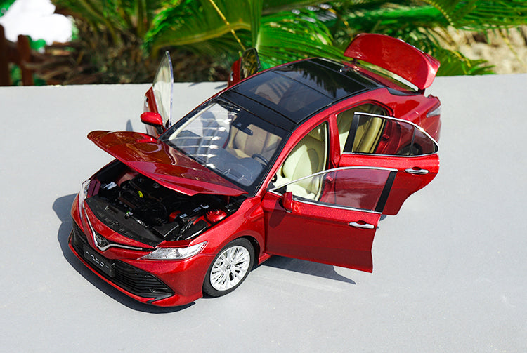 Original Authorized Authentic 1/18 Toyota Camry 8th eighth generation hybrid Diecast Car Model Toy models for christmas/Birthday