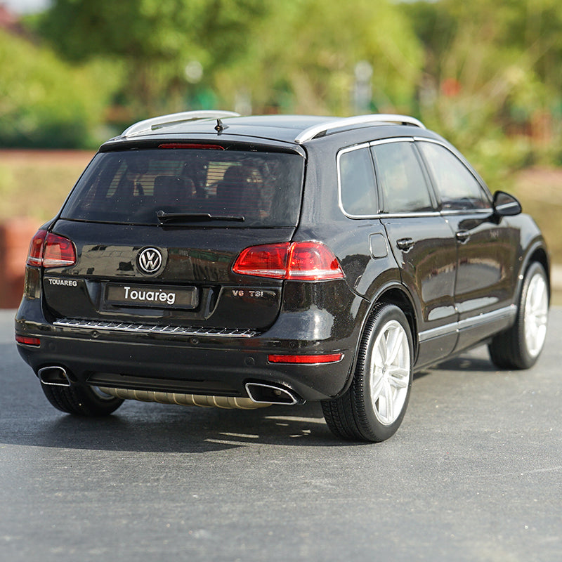 Original Authorized Authentic 1:18 scale Alloy Toy Vehicles VW GTA TSI Touareg SUV classic Toys car model for christmas/Birthday gift, collection