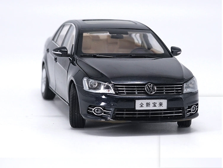 Original Authorized factory VW 1:18 diecast NEW BORA 2013 car models, Classic toy car Models for gift, collection