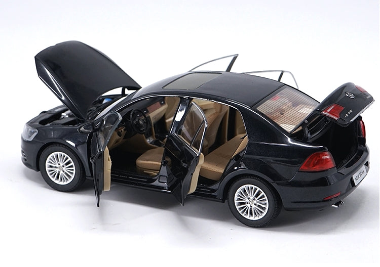 Original Authorized factory VW 1:18 diecast NEW BORA 2013 car models, Classic toy car Models for gift, collection
