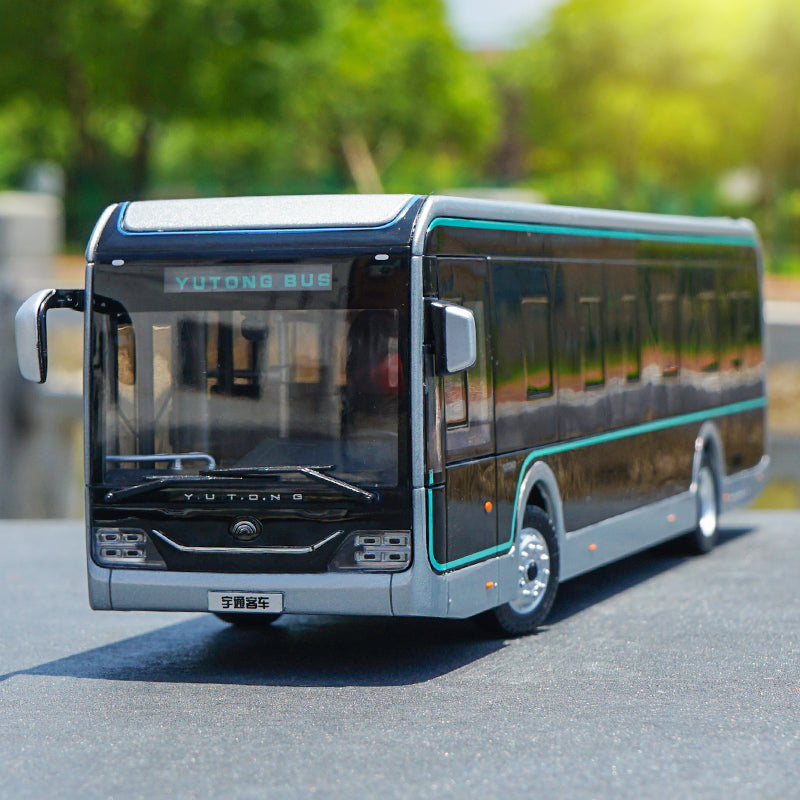 1:42 Yutong U12 Black Diamond Shanghai Pure Electric Bus With