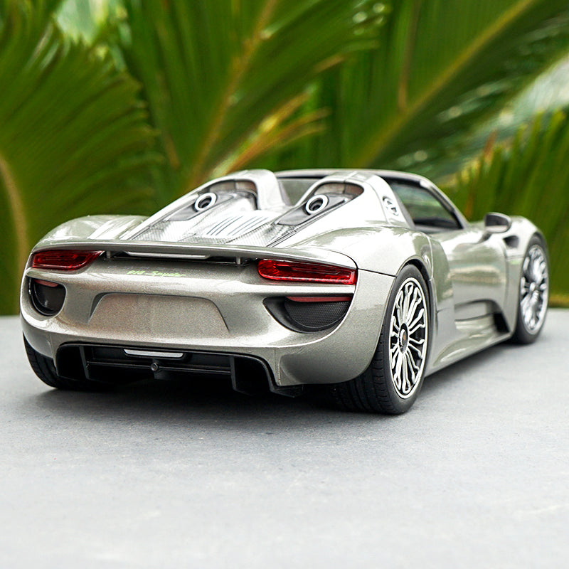 Original Diecast 1:18 Welly FX Porsche 918 Spyder roadster model with small gift