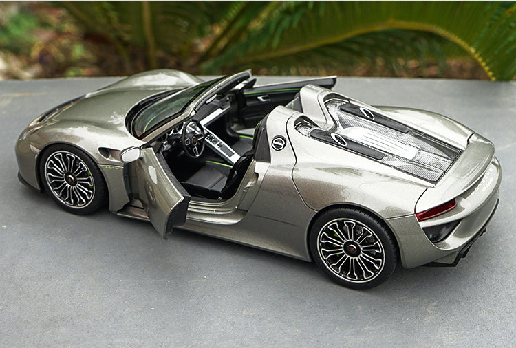 Original Diecast 1:18 Welly FX Porsche 918 Spyder roadster model with small gift