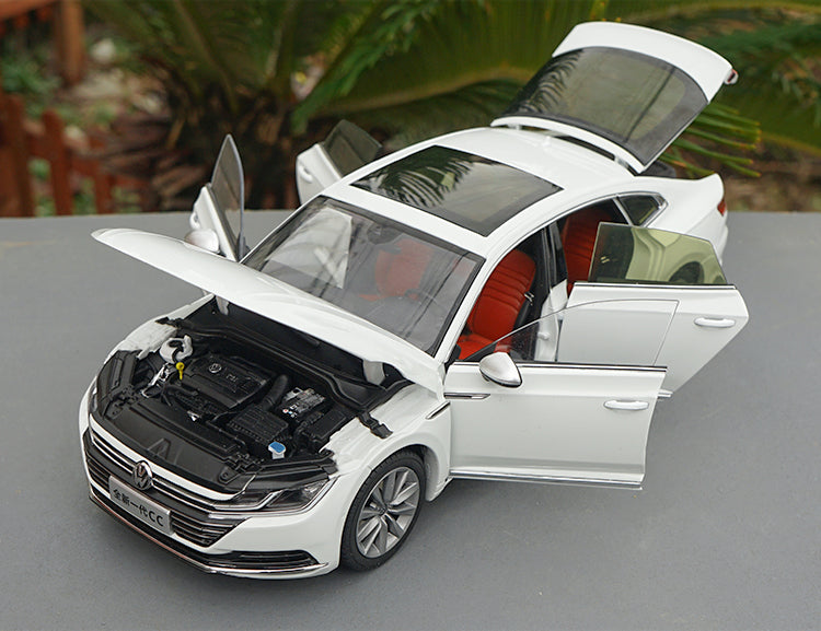 Original dealer version 1:18 Scale Volkswagen CC Arteon 2018 with small gift