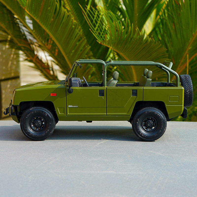 Original factory 1:18 BJC China Beiqi Warrior BJ2022JC Diecast off-road Army car model with small gift