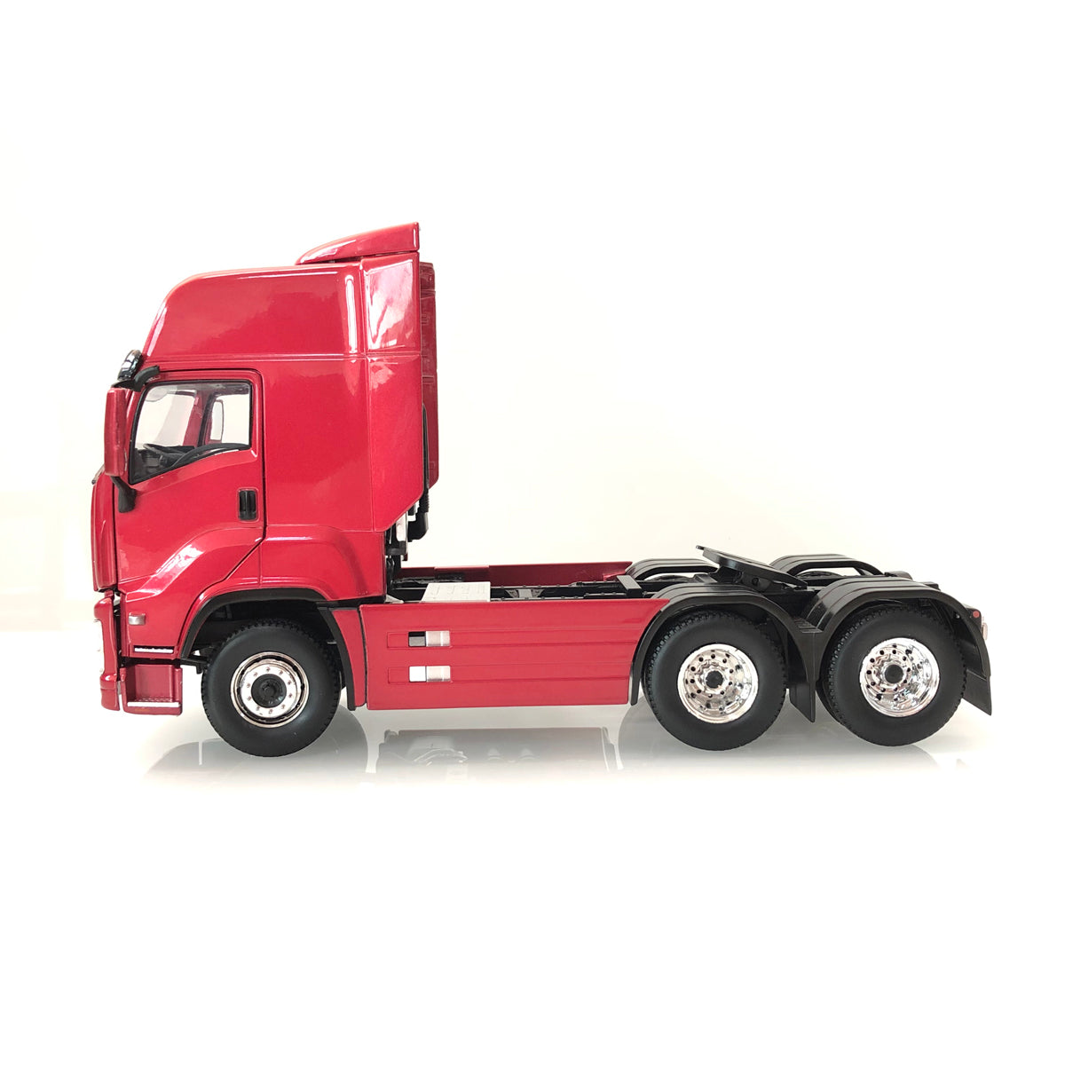Original factory diecast 1:32 ISUZU GIGA VC61 tractor Truck