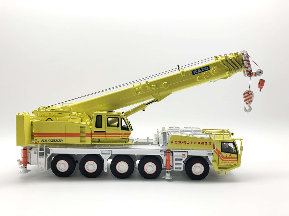 Original factory 1:50 Scale Kato Ka-1300R Allterr Crane Yellow  Metal carne with small gift