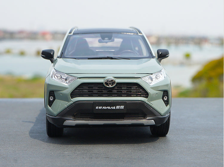Original factory collectible 1:18 FAW Toyota brand new RAV4 2019 model diecast scale SUV car model for promotional gift