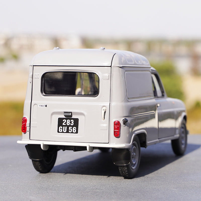 Renault 1:18Diecast Replica For Collectors | Megamodel