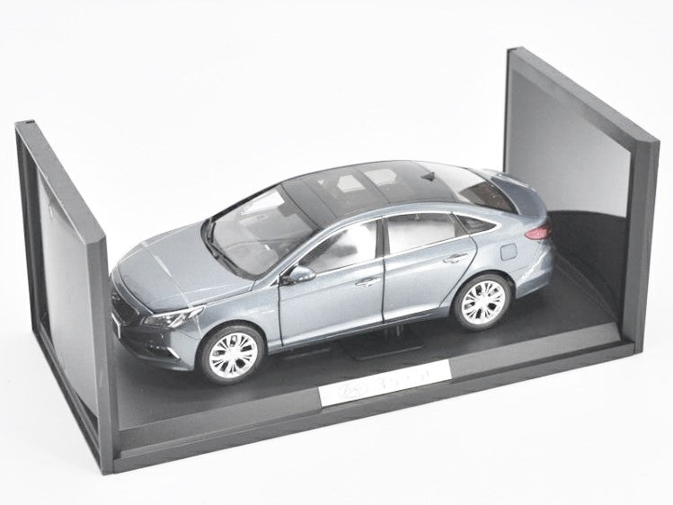 Original factory authentic Hyundai 1:18 alloy toy vehicle metal Sonata 9 diecast car model with small gift