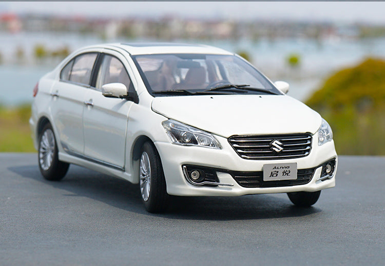 Original factory classic 1:18 Changan Suzuki Alivio SUV Diecast Car Model Qiyue Alivio scale toy vehicle model