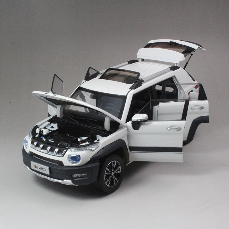 Diecast 1:18 Car Model Beijing Jeep BJ20 1:18 (Green, White, Blue)