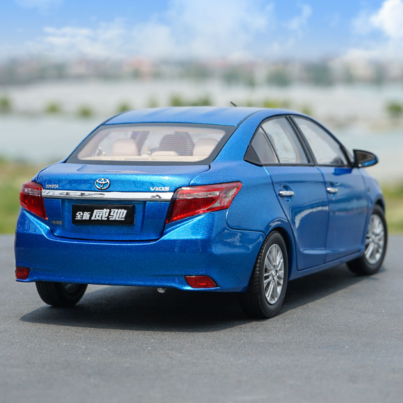 1:18 Toyota Sedan Scale Diecast Model — Megamodel Collectible