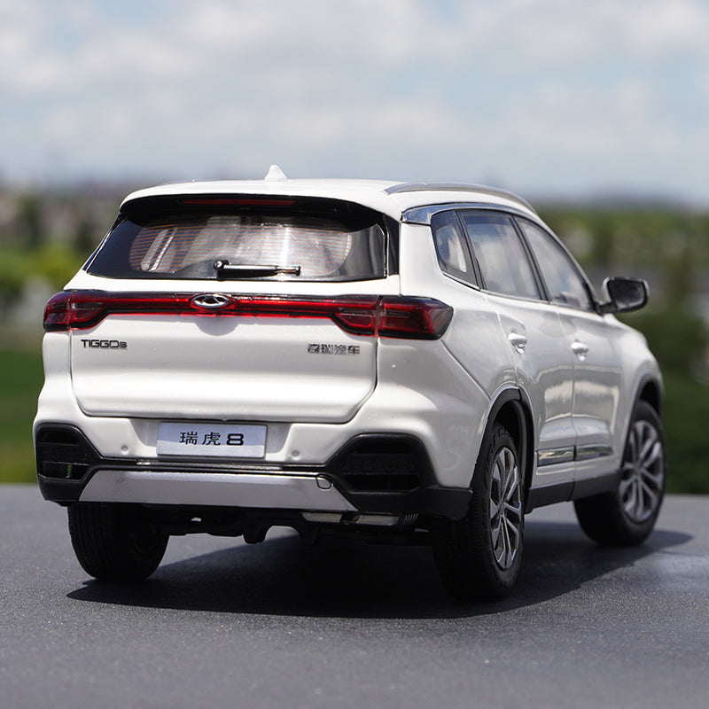 Original authentic 1:18 Chery Tiggo 8 Diecast alloy off-road SUV car model for gift, collection