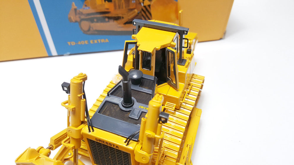 Original Authorized Authentic 1:50 Dressta TD-40E diecast bulldozer scale model Engineering Machinery Bulldozer toy metal Model for Christmas gift,collection